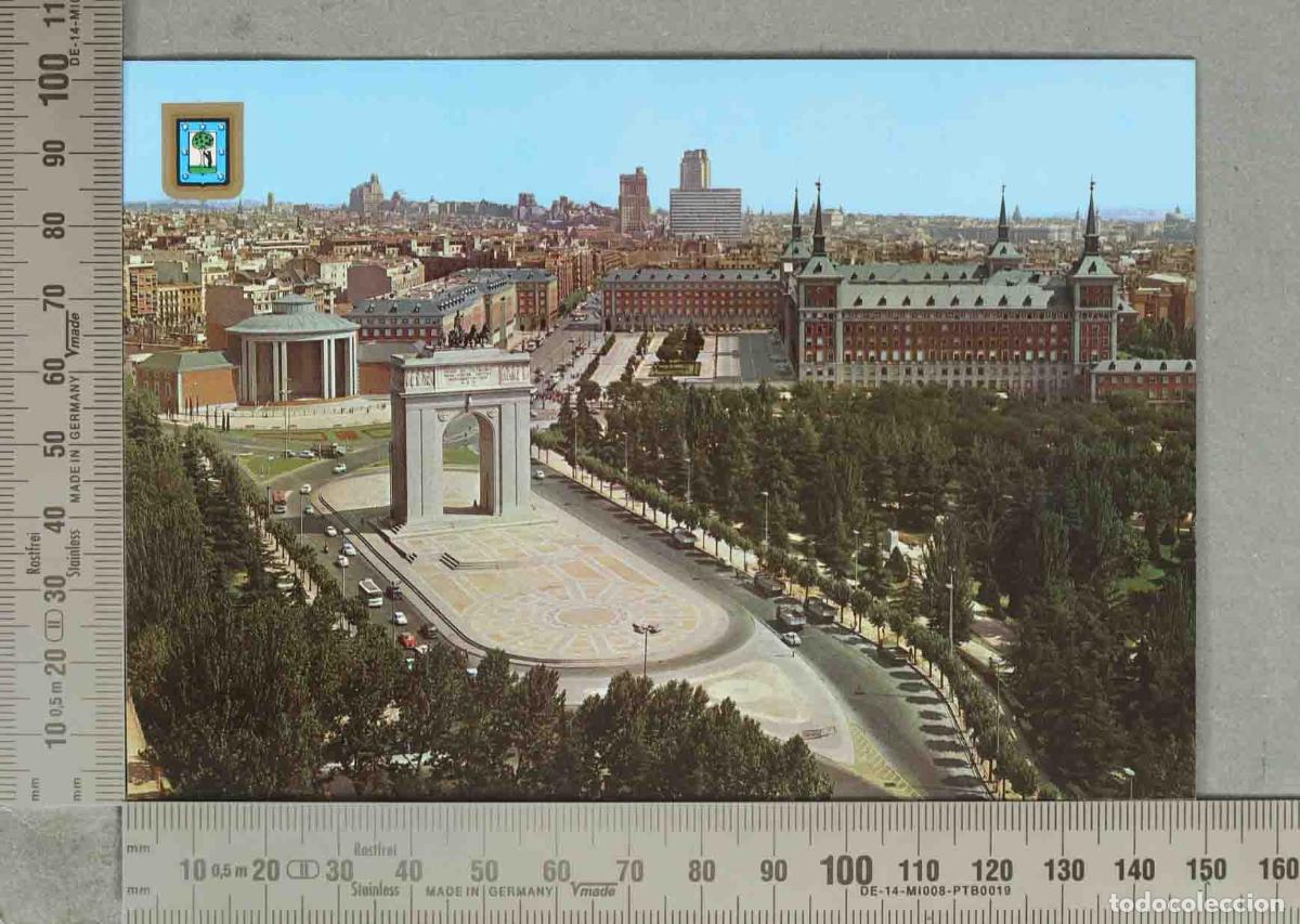 Postais: POSTAL. Madrid - Arco de la Victoria y Ministerio del Aire