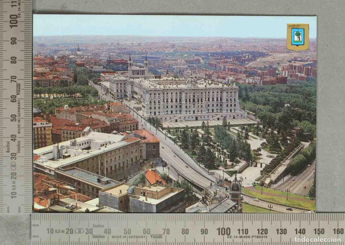 Postales: POSTAL. Madrid - Vista a&eacute;rea del Palacio Real y la Plaza de Oriente