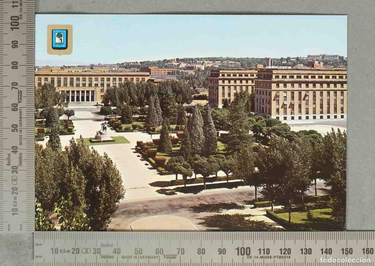 Cartoline: POSTAL. Madrid - Ciudad Universitaria - Facultad de Medicina