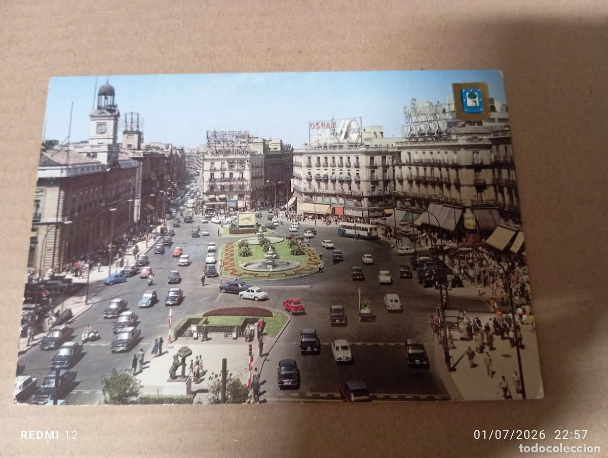 Postales: POSTAL LAMBRETTA CON SIDECAR-SEAT 1400 FAMILIAR Y OTROS COCHES /CIRCULADA SELLO JUAN CARLOS 1,50 PTA