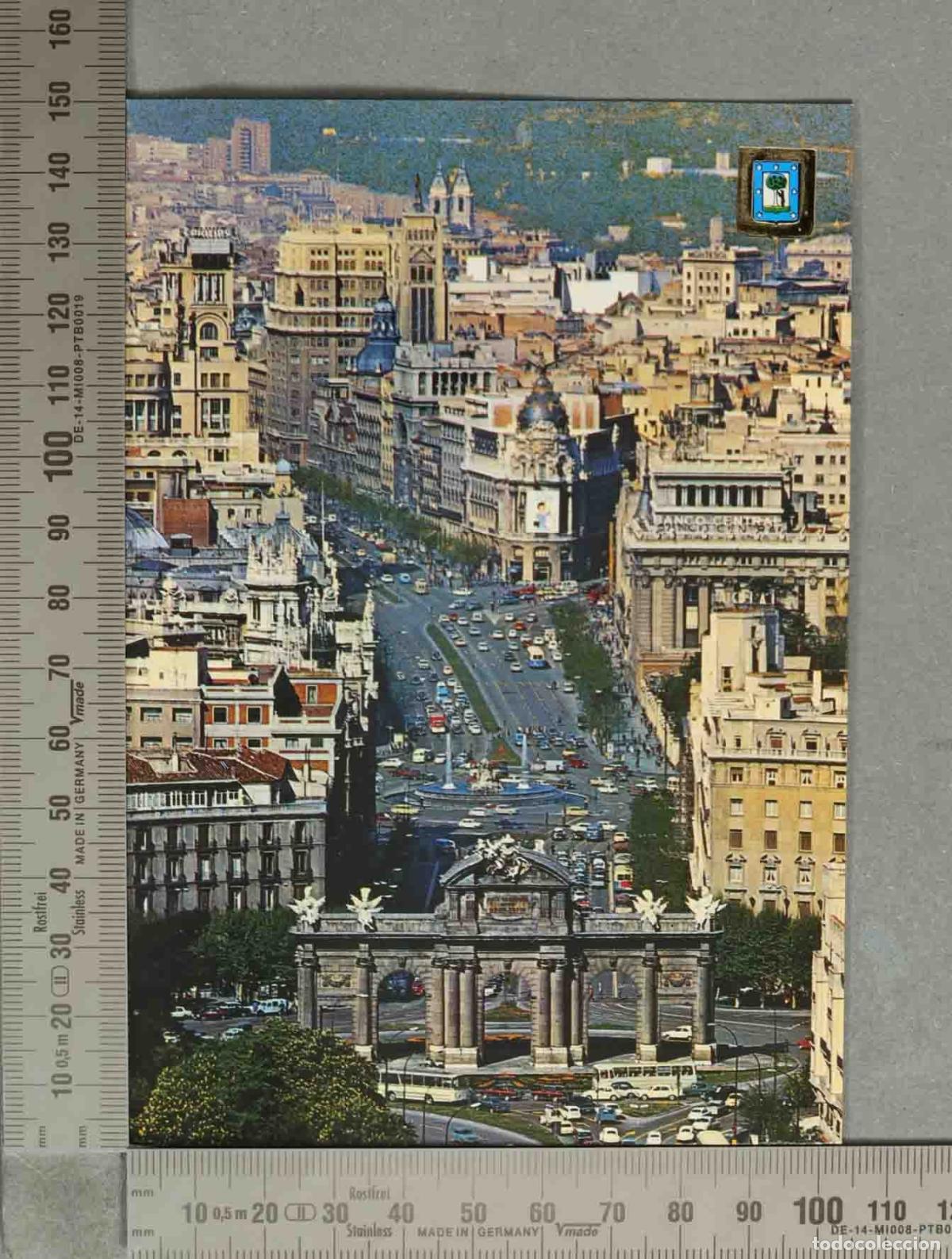 Postales: POSTAL. Madrid - Vista A&eacute;rea Calle Alcal&aacute; y Puerta de Alcal&aacute; - Con Escudo Her&aacute;ldico