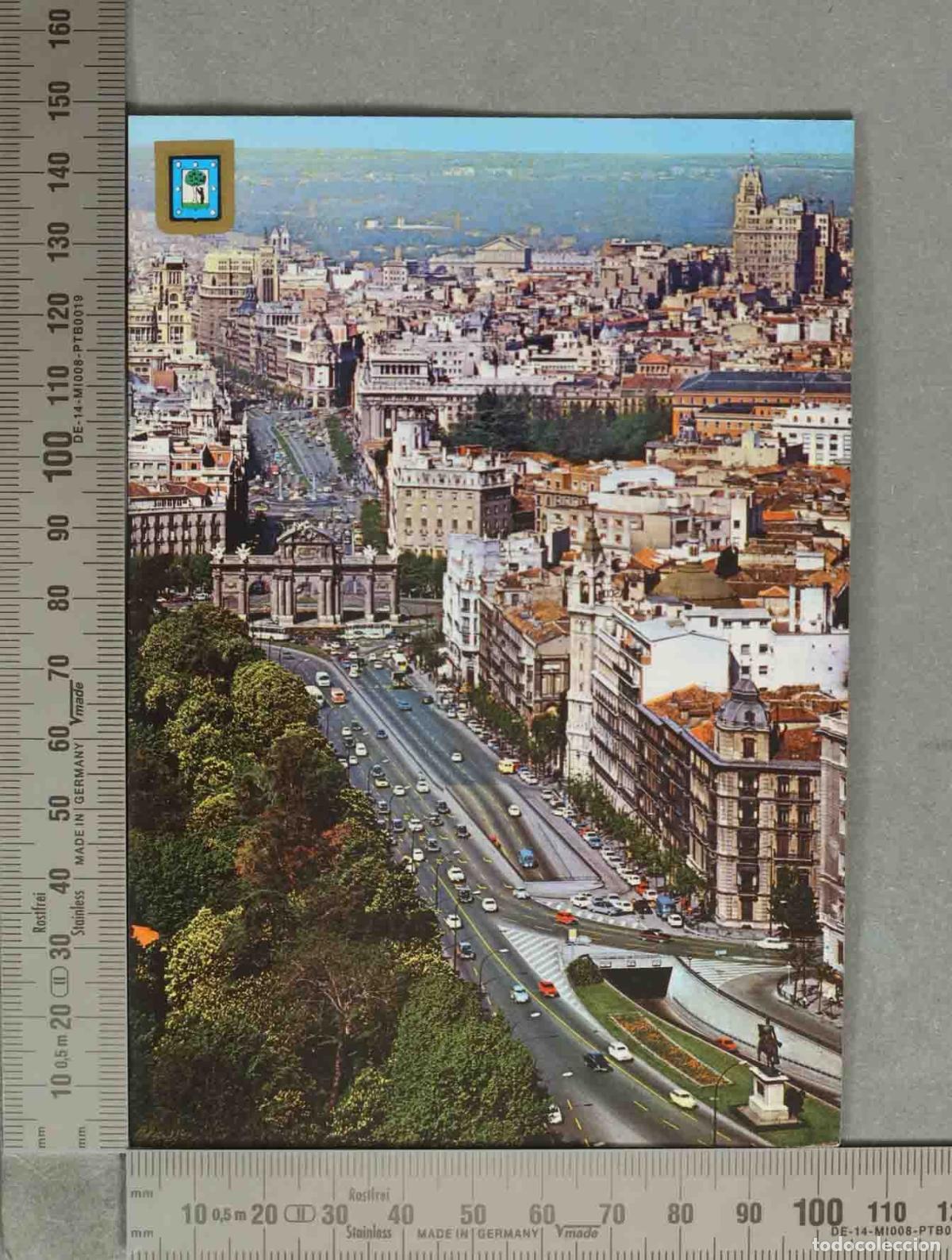 Postcards: POSTAL. Madrid - Calle de Alcal&aacute; y Puerta de Alcal&aacute;
