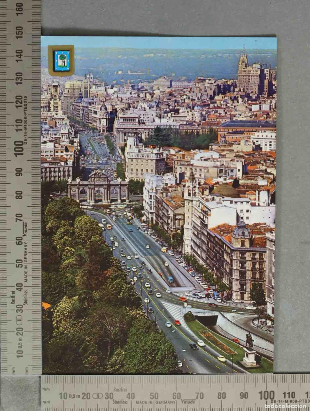 Postales: POSTAL. Madrid - Vista a&eacute;rea general con la Puerta de Alcal&aacute; y la Calle de Alcal&aacute;