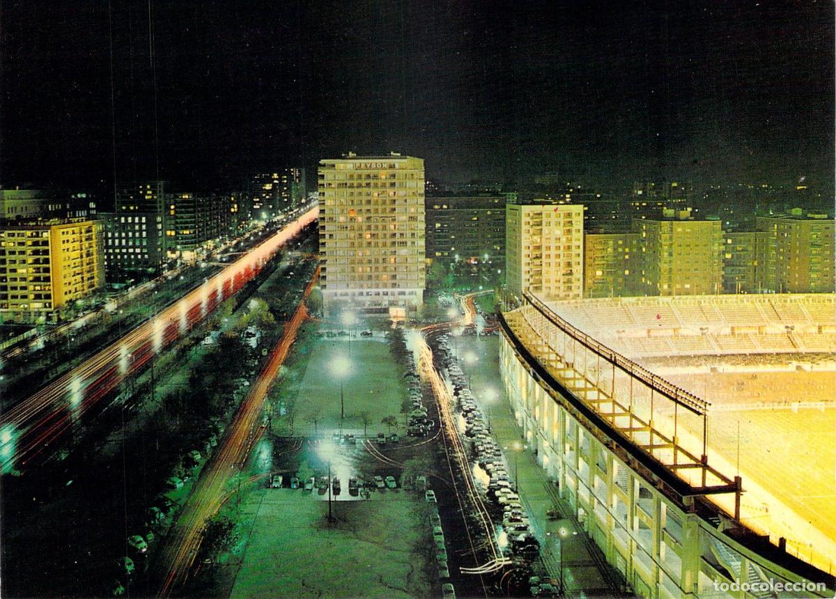 Postales: Postal de Madrid, Estadio Santiago Bernab&eacute;u y Avenida del General&iacute;simo de Noche