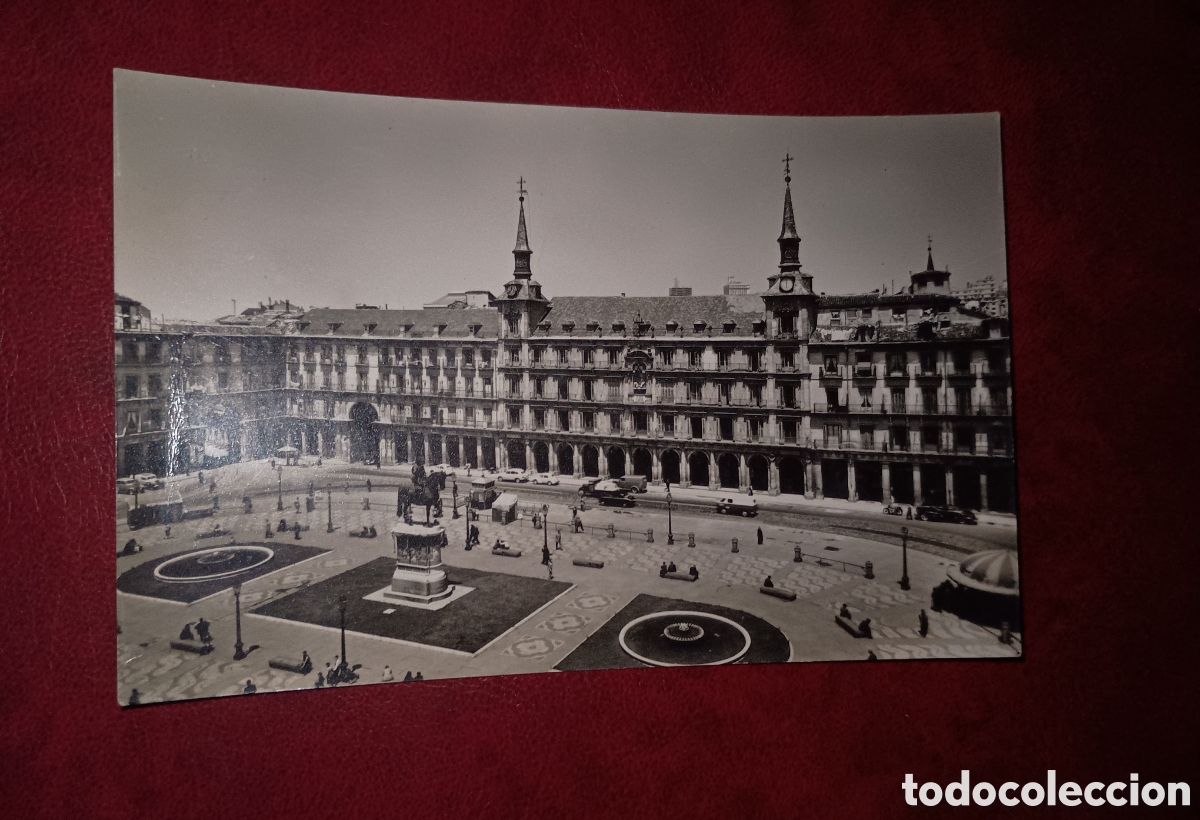 Postales: MADRID - PLAZA MAYOR - DOM&Iacute;NGUEZ - FOTO J. CABALLERO