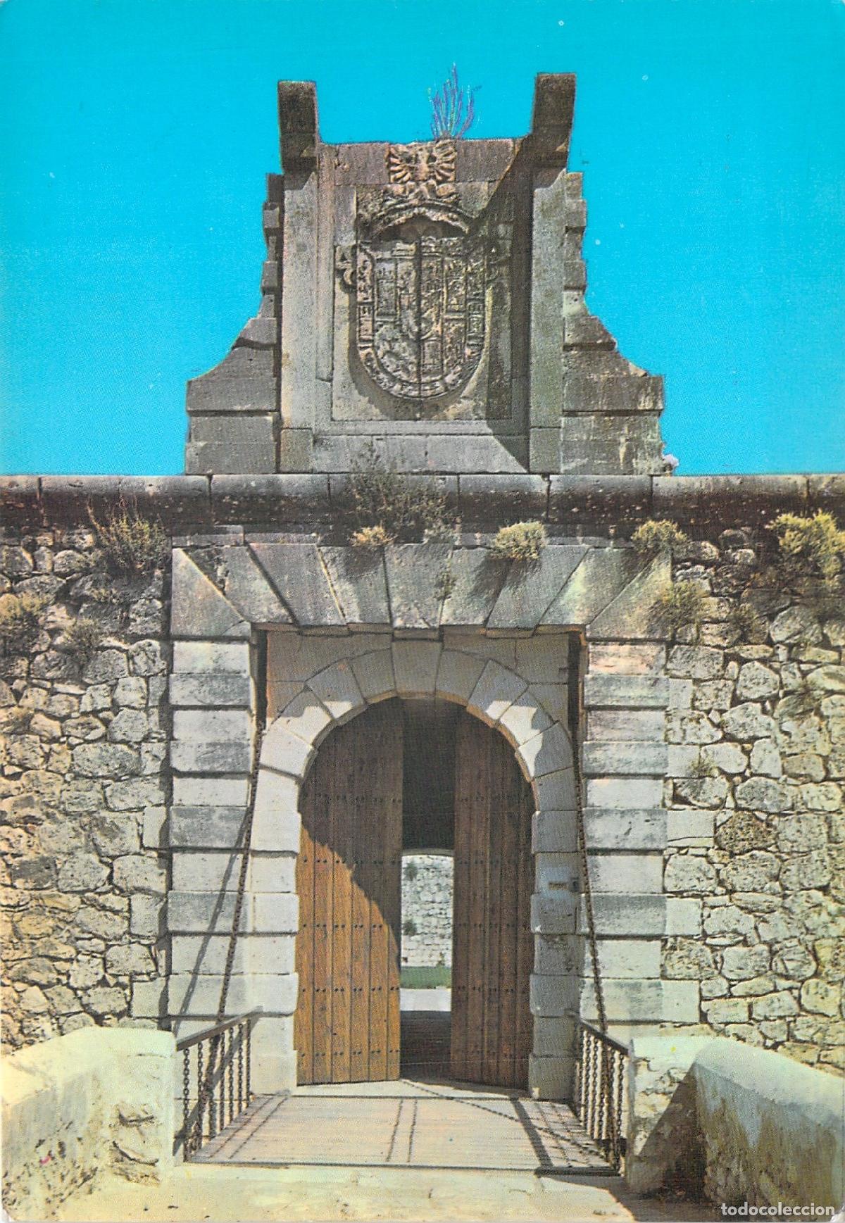 Postales: Postal del Castillo de Chinch&oacute;n, Detalle de la Entrada