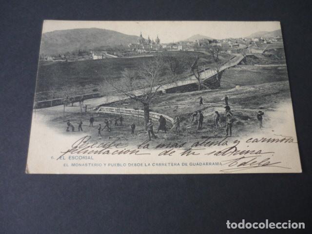 Postais: EL ESCORIAL MADRID EL MONASTERIO Y PUEBLO DESDE LA CARRETERA DEL GUADARRAMA HAUSER Y MENET