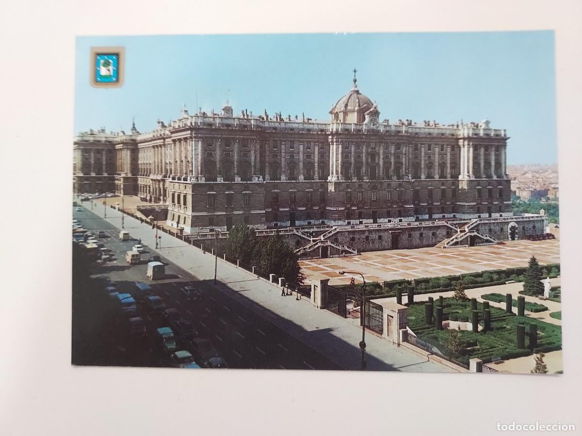 Postales: POSTAL MADRID PALACIO REAL. SIN CIRCULAR. DL 1966. JARDINES DE SABATINI CALLE BAILEN COCHES