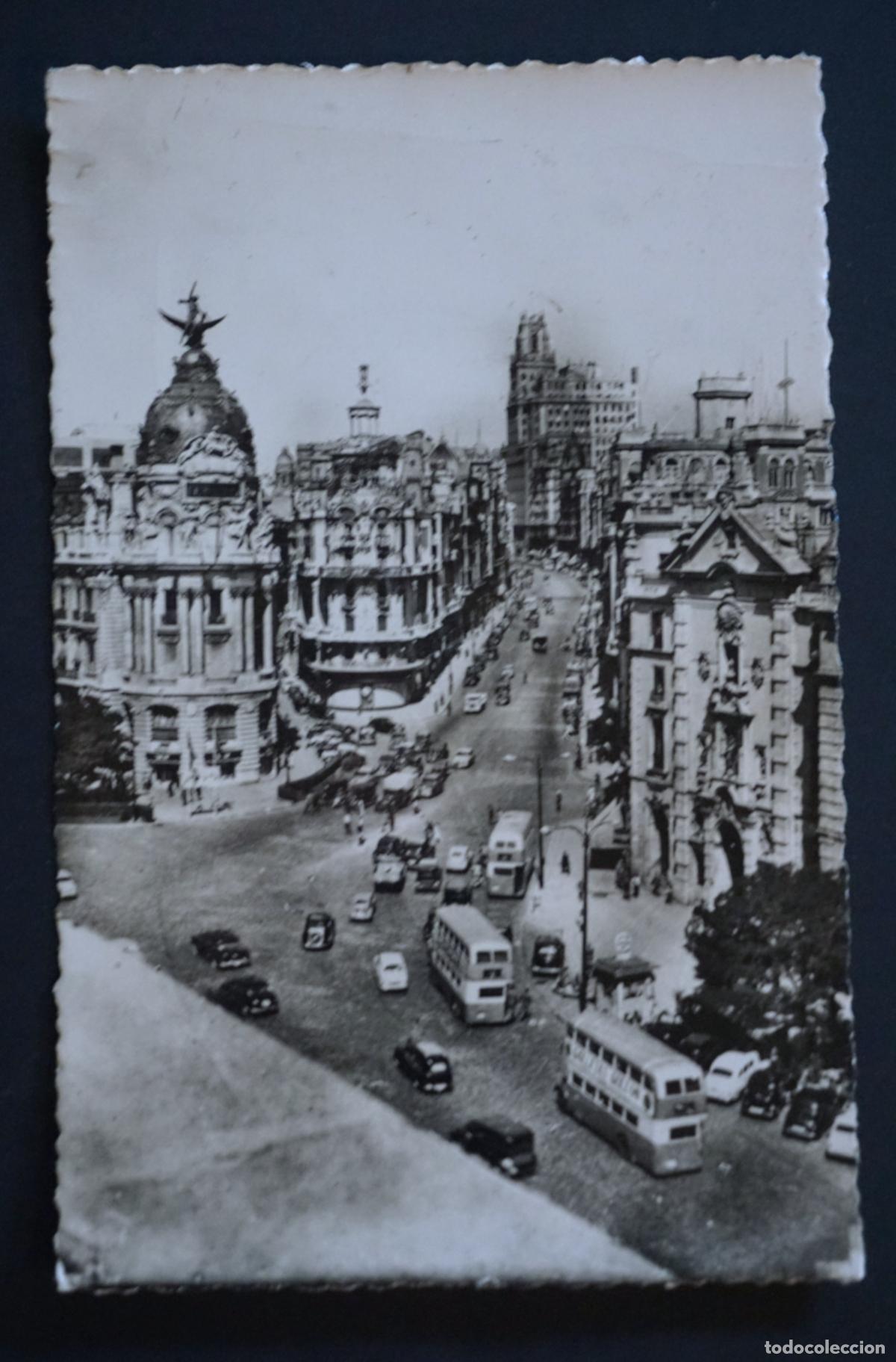 Postales: Madrid, Gran Via. Postal circulada con sello en los a&ntilde;os 50