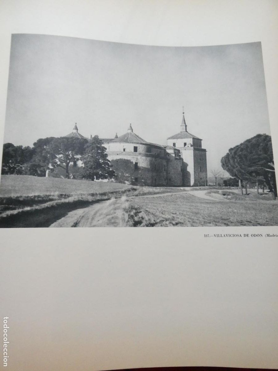 Postales: L&Aacute;MINA DOBLE PROMOCI&Oacute;N TUR&Iacute;STICA TURISMO ESPA&Ntilde;A. A&Ntilde;O 1957. VILLAVICIOSA ODON NAVACERRADA MADRID. 225