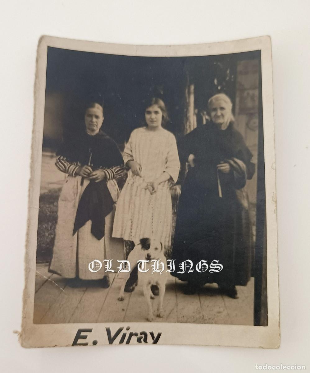 Postales: FOTOGRAFIA DE CABALLEROS EN LA TERRAZA DE UN FOTOGRAFIBAR EN MADRID, A&Ntilde;OS 30 / 40, MIDE 8,5 X 6 CMS.