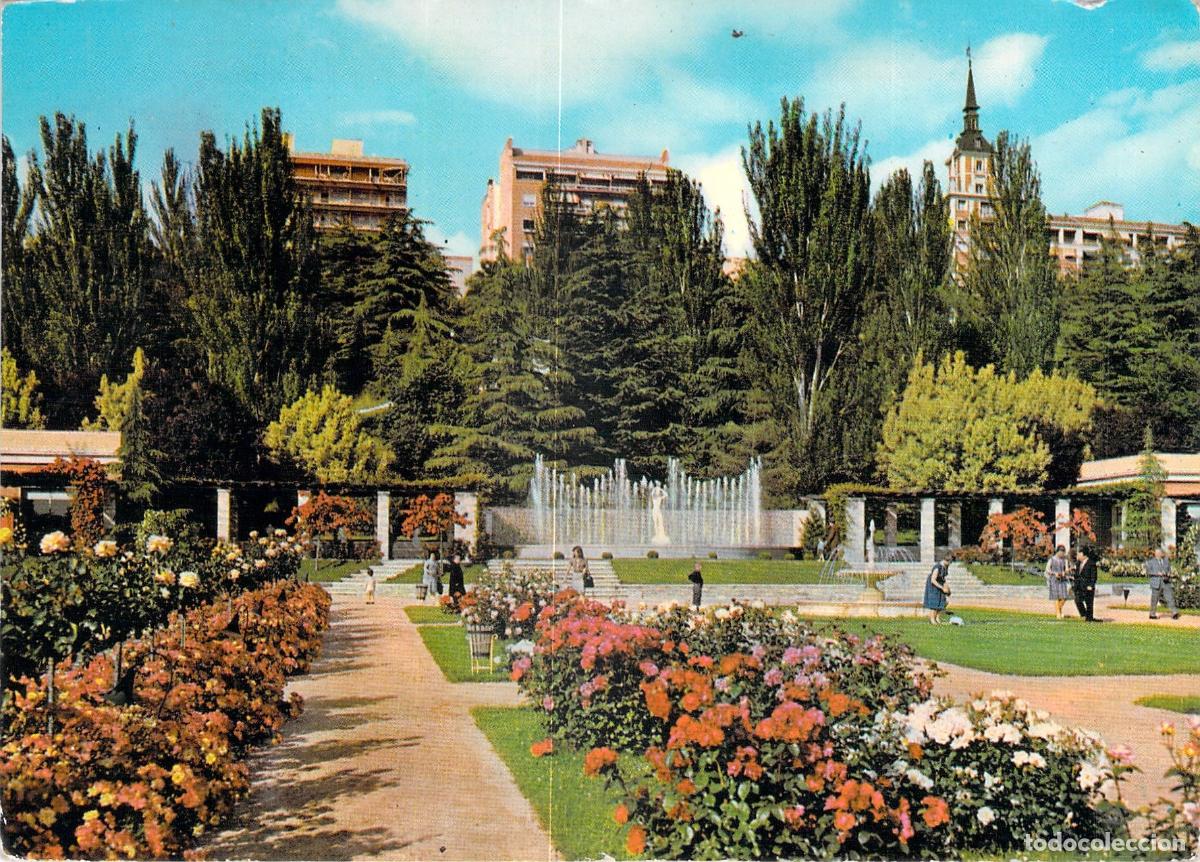 Cartes Postales: Postal de Madrid, Rosaleda del Parque del Oeste con Fuente