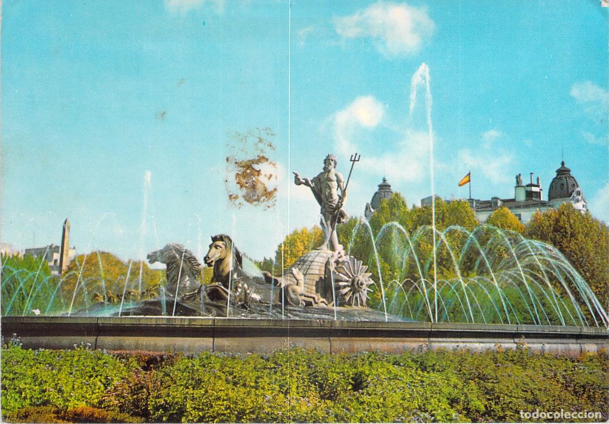 Cartes Postales: Postal de la Fuente de Neptuno en Madrid Espa&ntilde;a
