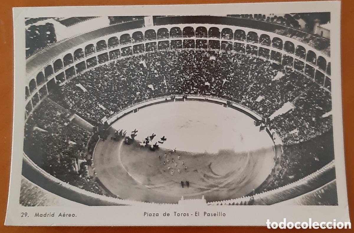 Postales: Postal Madrid a&eacute;reo. Plaza de toros. El paseillo. Sin escribir. R10142