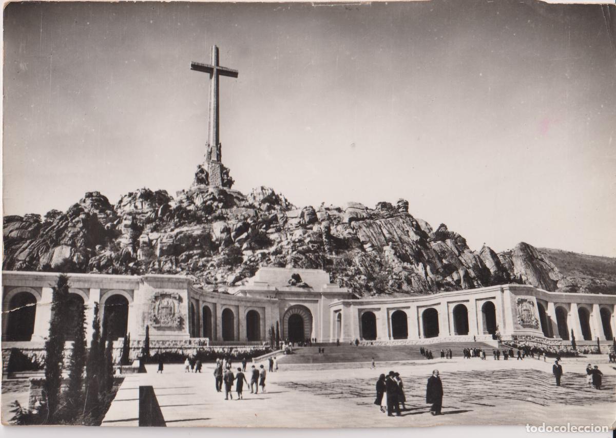 Postales: SANTA CRUZ DEL VALLE DE LOS CAIDOS, FACHADA PRINCIPAL - PATRIMONIO NACIONAL 45 - CIRCULADA 1961