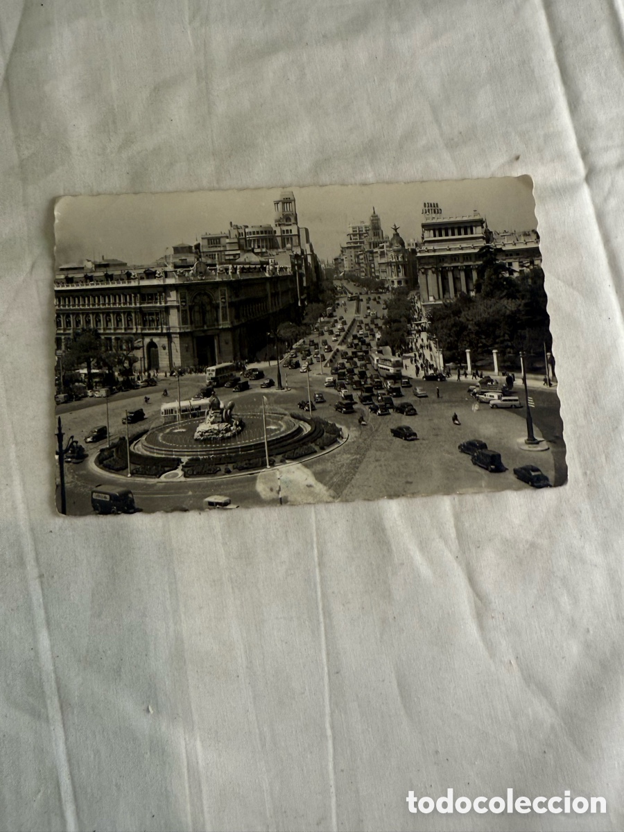Postales: Postal Madrid Plaza de Cibeles y calle de Alcal&aacute; blanco y negro original de la &eacute;poca 1955
