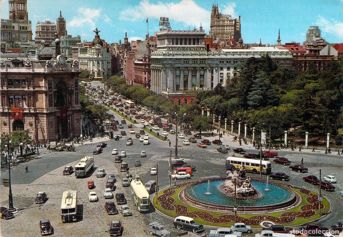 Postales: Postal Panor&aacute;mica de la Plaza de la Cibeles y Calle de Alcal&aacute; en Madrid