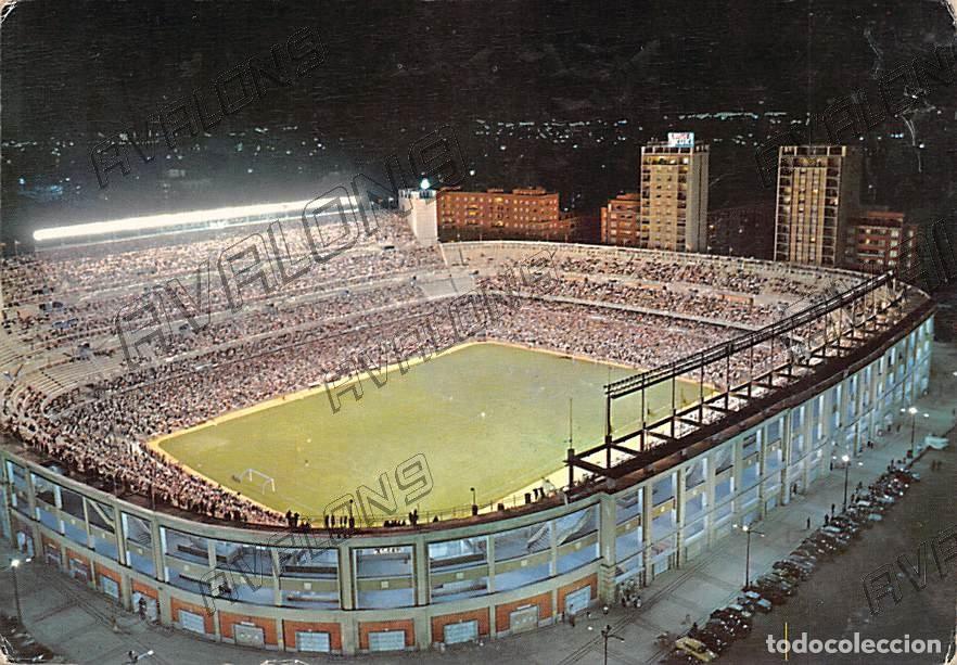 Postales: Estadio de F&uacute;tbol Santiago Bernabeu de noche(Madrid) - Escrita y Dibujo. A&ntilde;os 60
