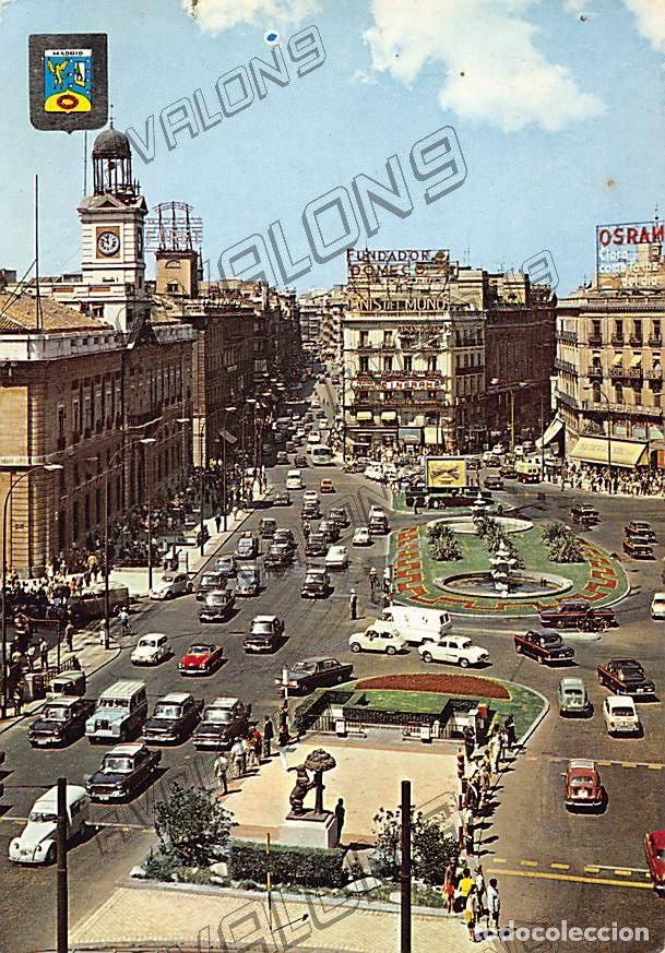 Postales: Puerta del Sol (Madrid) , con numerosos coches de la &eacute;poca - A&ntilde;os 60 - Escrita