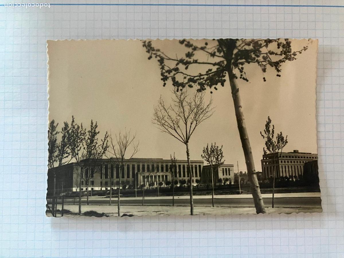 Postales: Madrid - Postal Ciudad Universitaria Facultad de Farmacia - Dom&iacute;nguez