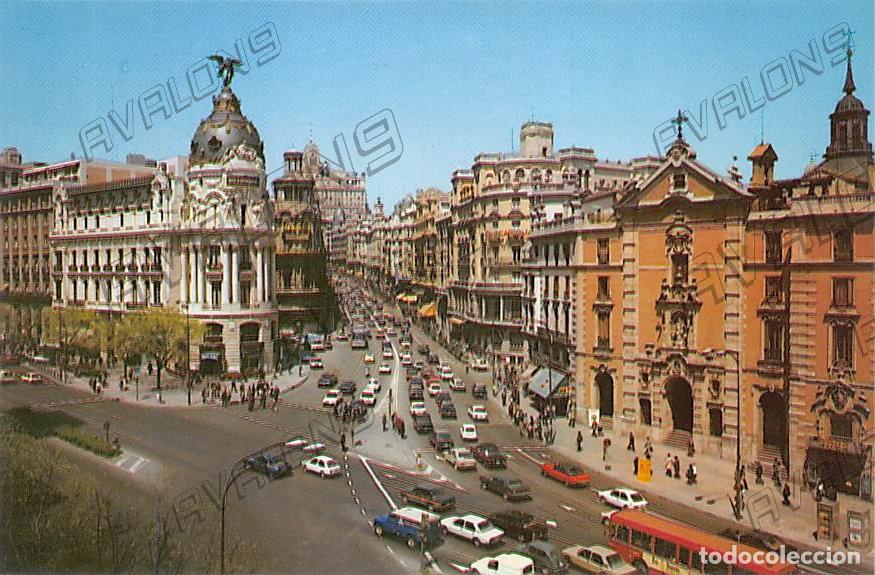 Postales: Calle de Alcal&aacute; y Gran V&iacute;a (Madrid) - Sin circular - a&ntilde;os 80 - Con coches de la &eacute;poca
