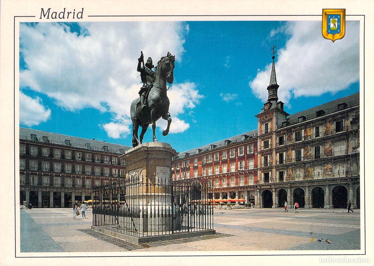Postales: Postal de la Plaza Mayor y estatua de Felipe III en Madrid
