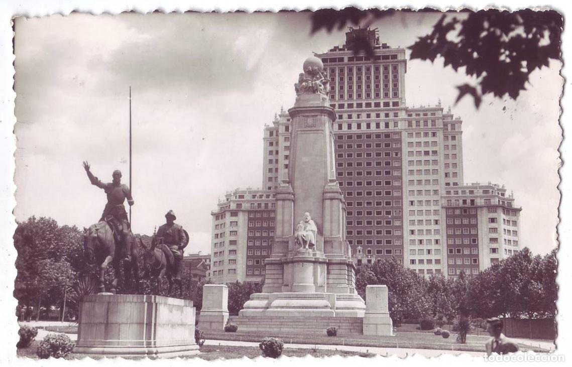 Postales: Madrid: Plaza de Espa&ntilde;a. Monumento a Cervantes y Rascacielos Ed. C.C. Circulada / Censura (A&ntilde;os 50)