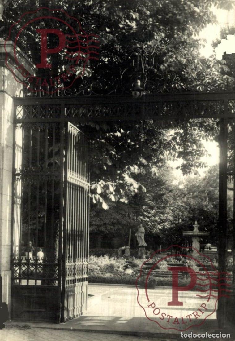 Postales: MADRID. RETIRO PUERTA HERNANI.