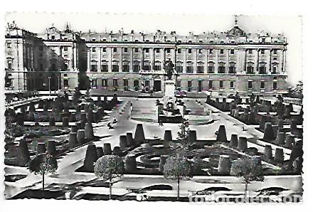 Postales: PLAZA DE ORIENTE - ORIENTE SQUARE.- MADRID