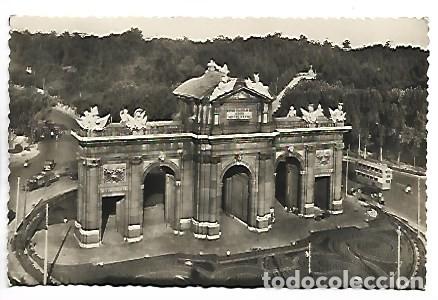 Postales: PUERTA DE ALCALA - THE ALCALA GATE.- MADRID