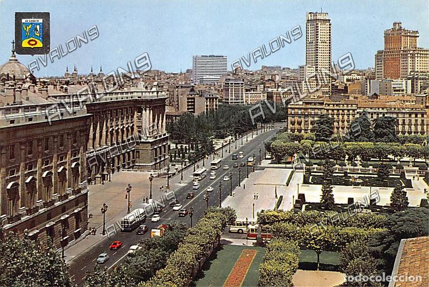 Postales: Palacio Real y Edificio Plaza de Espa&ntilde;a (Madrid) - Circulada - 1969