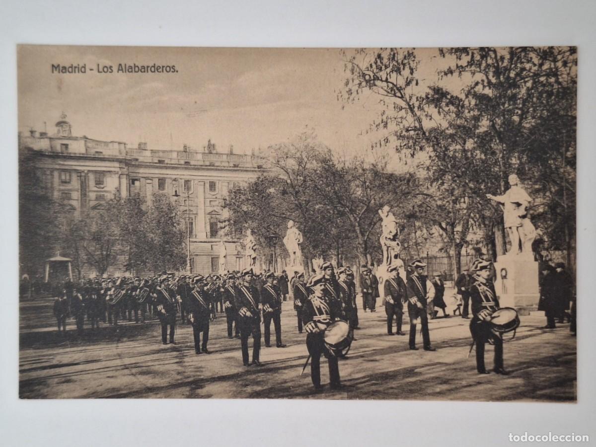 Postales: TARJETA POSTAL MADRID LOS ALABARDEROS MILITARES RV-3126