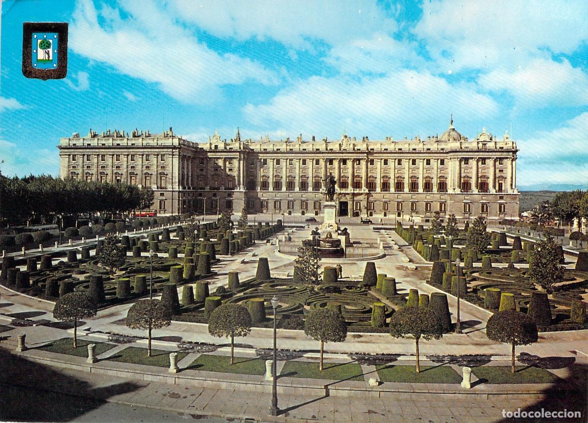 Postales: Postal de la Plaza de Oriente y Palacio Real en Madrid