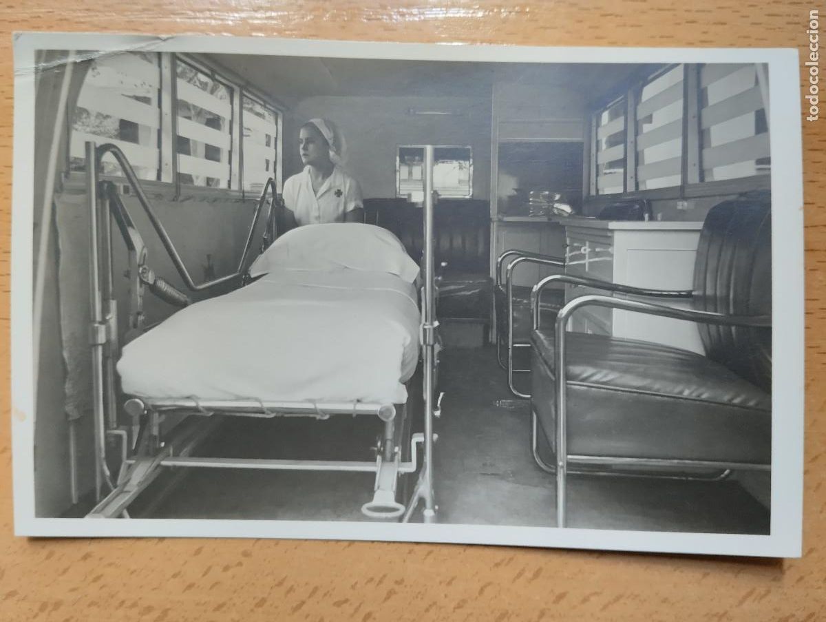 Postales: POSTAL FOTOGRAFICA.AMBULANCIA SANATORIO SANTA ALICIA Y CLINICA DE MATERNIDAD. MADRID