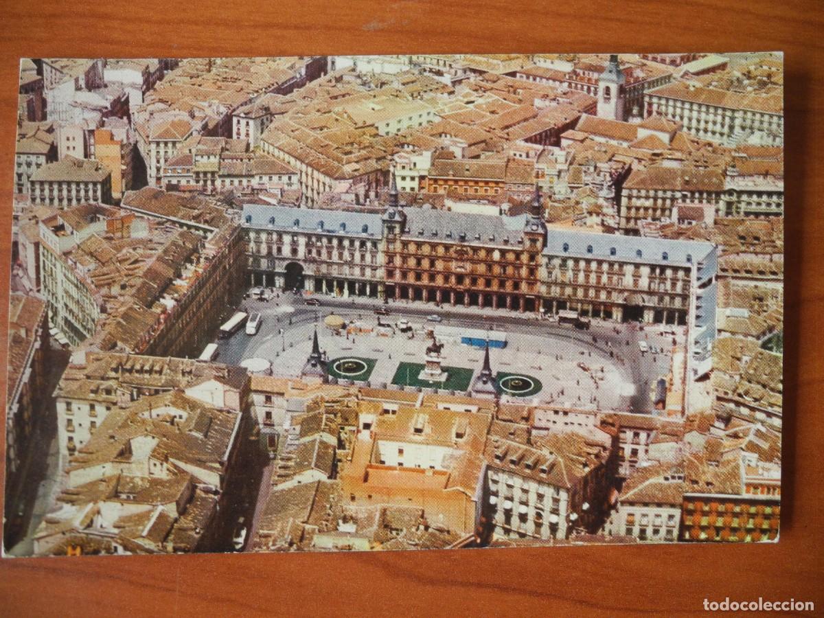 Postales: Madrid. Plaza Mayor. Iberia Lineas a&eacute;reas de Espa&ntilde;a. Nieva