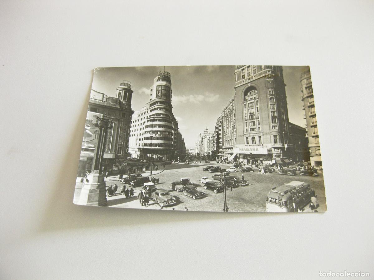 Postales: TARJETA POSTAL FOTOGR&Aacute;FICA DE LA PLAZA DE CALLAO. AVENIDA DE JOSE ANTONIO. SIN CIRCULAR.