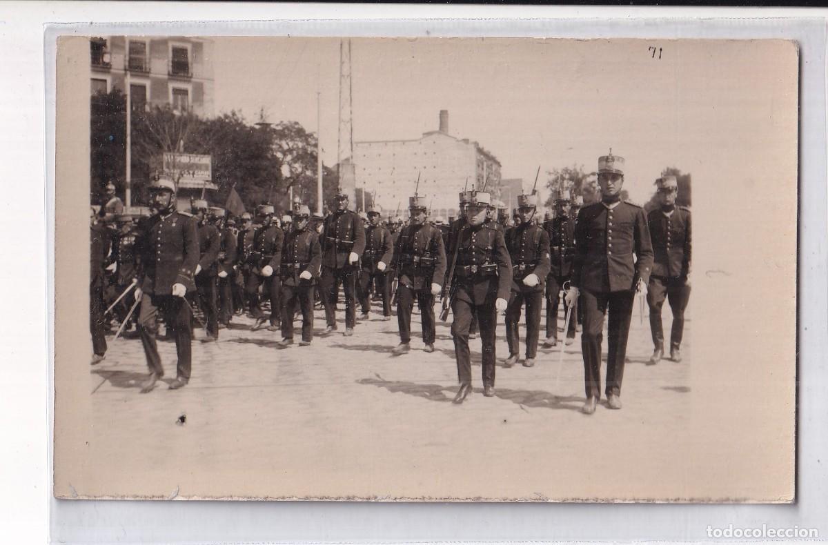 Postales: 16 junio 1920 el Pr&iacute;ncipe de Asturias ya con los galones de cabo recorriendo las calles de Madrid