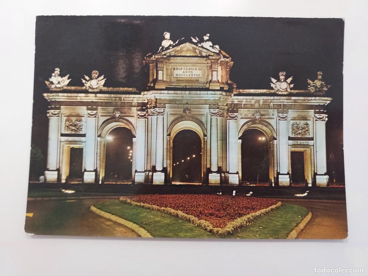 Postales: POSTAL MADRID PUERTA ALCALA NOCTURNA. 1971. TRASERA MENU BODA LE PETIT PARIS 1974