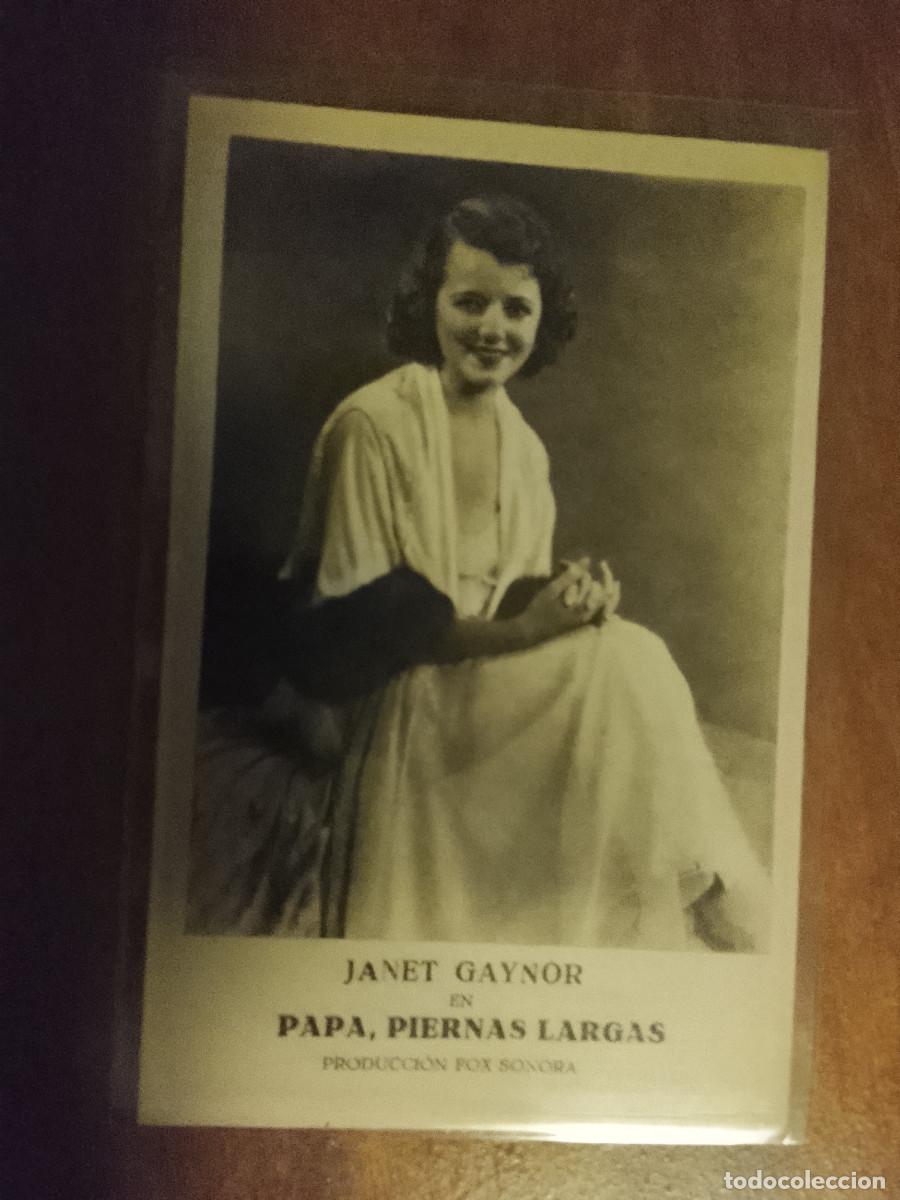 Postales: Postal de la actriz Janet Gaynor en la pel&iacute;cula Pap&aacute;, piernas largas