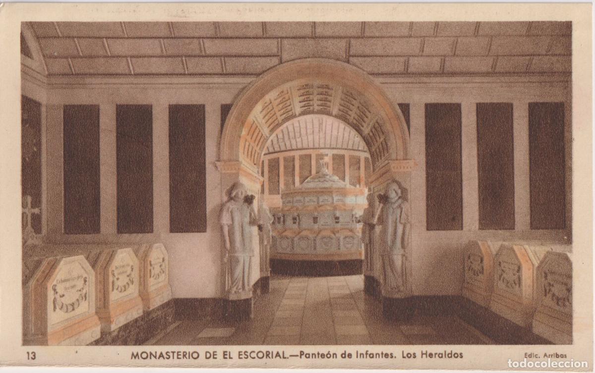 Postales: MONASTERIO DE EL ESCORIAL, PANTE&Oacute;N DE INFANTES. LOS HERALDOS - EDICIONES ARRIBAS N&ordm;13 - S/C