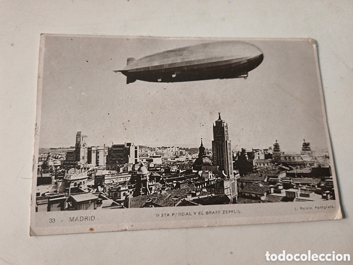 Postales: Postal Madrid. Vista parcial y el Graff Zepelil