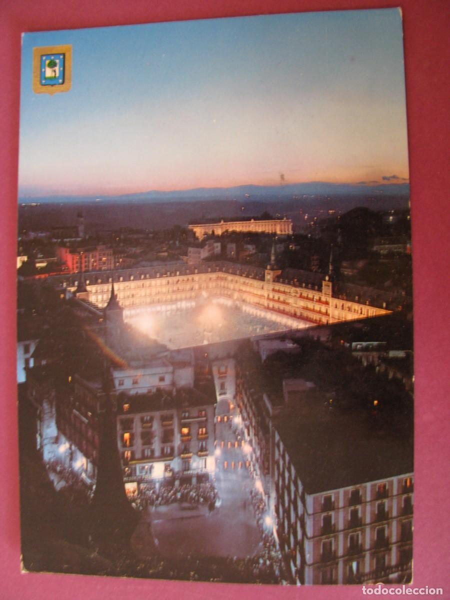 Postales: POSTAL DE MADRID. PLAZA MAYOR, AL FONDO PALACIO REAL. VISTA NOCTURNA. DOMINGUEZ. CIRCULADA