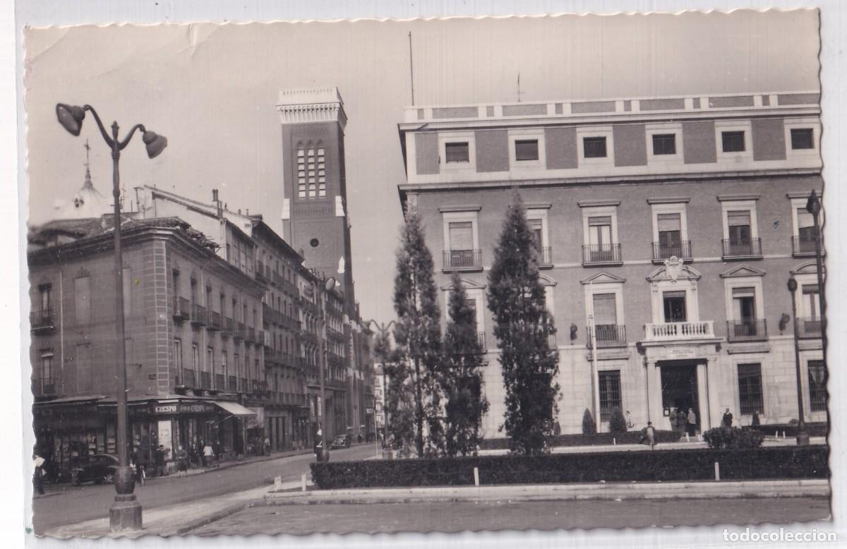 Postais: Madrid Plaza de Benavente e Iglesia de Santa Cruz. Circulada en 1951