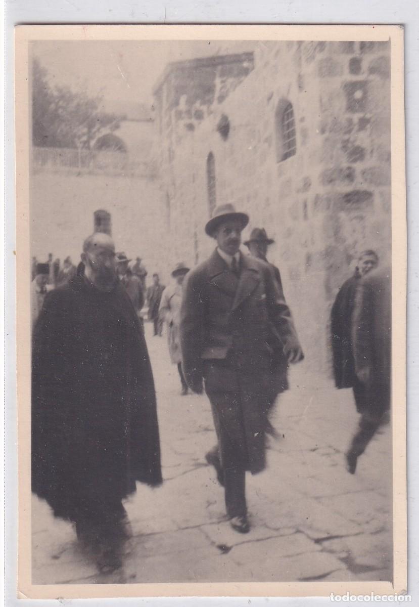 Postcards: Fotograf&iacute;a tomada por Luciano Spagnolo en Jerusal&eacute;n a a entrada del Santo Sepulcro Alfonso XIII