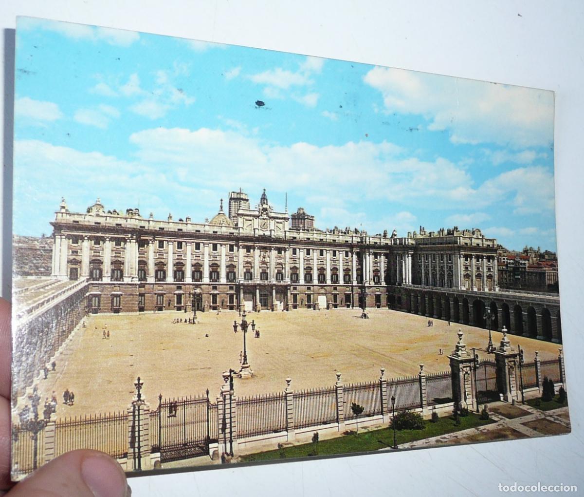 Postales: Postal de Madrid N&ordm; 374 Palacio Real. J. L. Gallegos. Circulada en 1980.