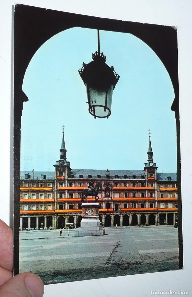 Postales: Postal de Madrid N&ordm; 197 Plaza Mayor, vista parcial. Beascoa. Circulada en los a&ntilde;os 60.