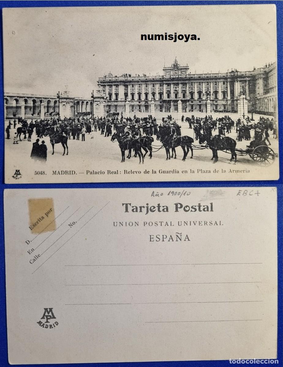 Postales: Postal Madrid Espa&ntilde;a a&ntilde;o 1910. Palacio Real Relevo de la Guardia en la Plaza de la Armer&iacute;a.