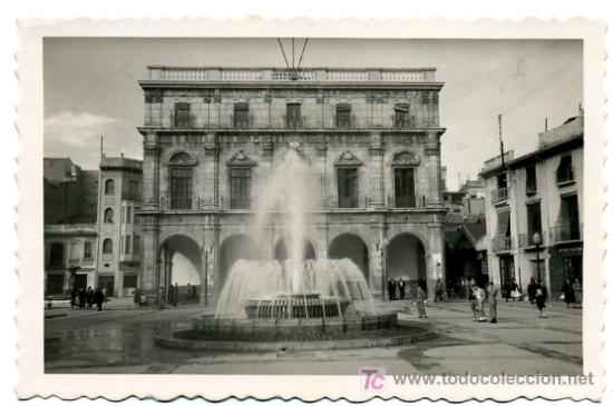 Postkarten: CASTELLON , PLAZA MAYOR Y AYUNTAMIENTO , ARRIBAS N&ordm; 3 , P21111