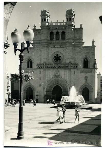 Postkarten: CASTELLON , IGLESIA ARCIPRESTAL  , COMAS ALDEA 1.018, P21122