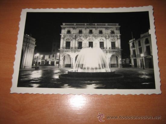 Postkarten: 1.-CASTELLON .PLAZA MAYOR Y AYUNTAMIENTO.-EDICIONES ARRIBAS